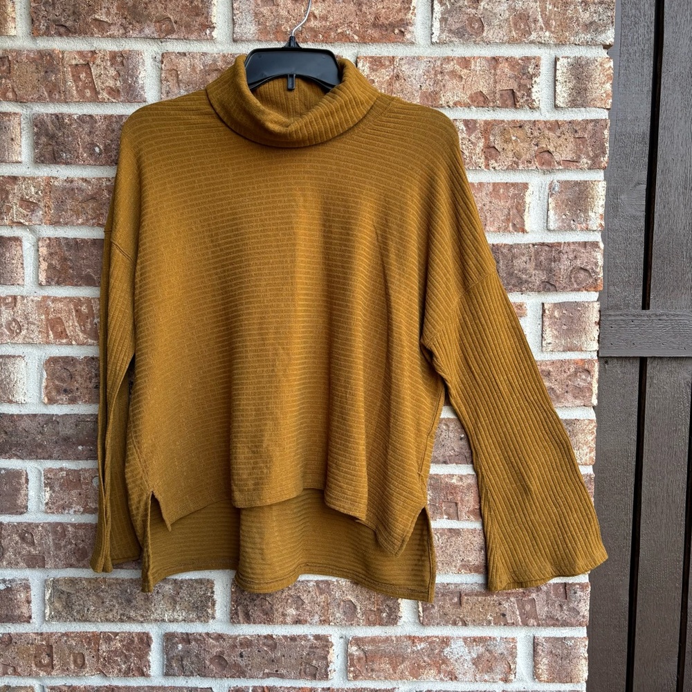 FREE PEOPLE Movement Cant Handle This High Atlas Ribbed BellSleeve Turtleneck - Picture 2 of 6